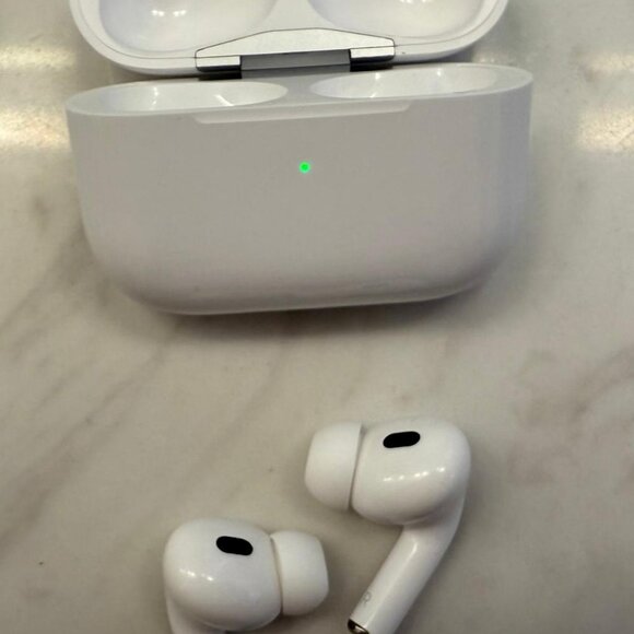 Airpods Pro Gen 2 - Picture 3 of 5